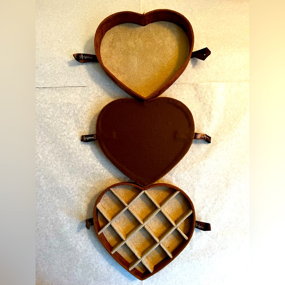 Brighton FILL YOUR HEART  Suede 7" Heart Shaped Jewelry Box/Organizer - Picture 6 of 13